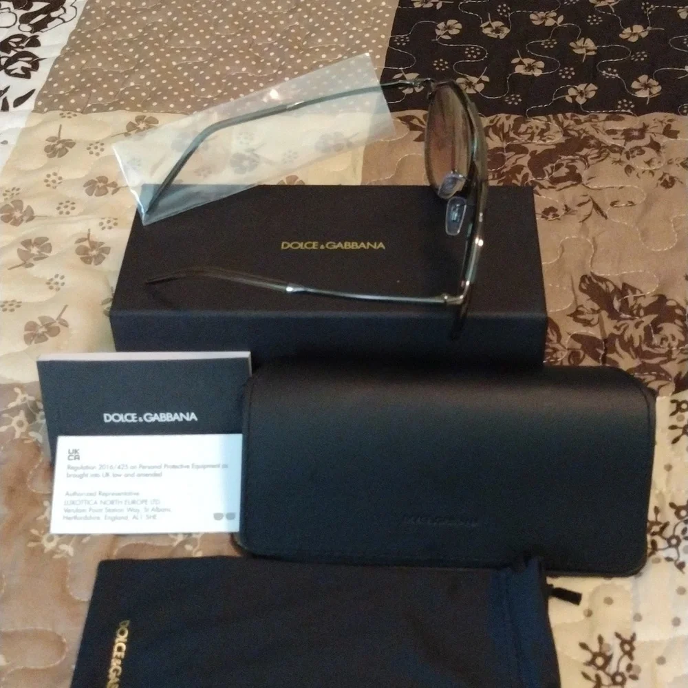 🇮🇹  Dolce & Gabbana Sunglasses Color Is Bronze Not Gold